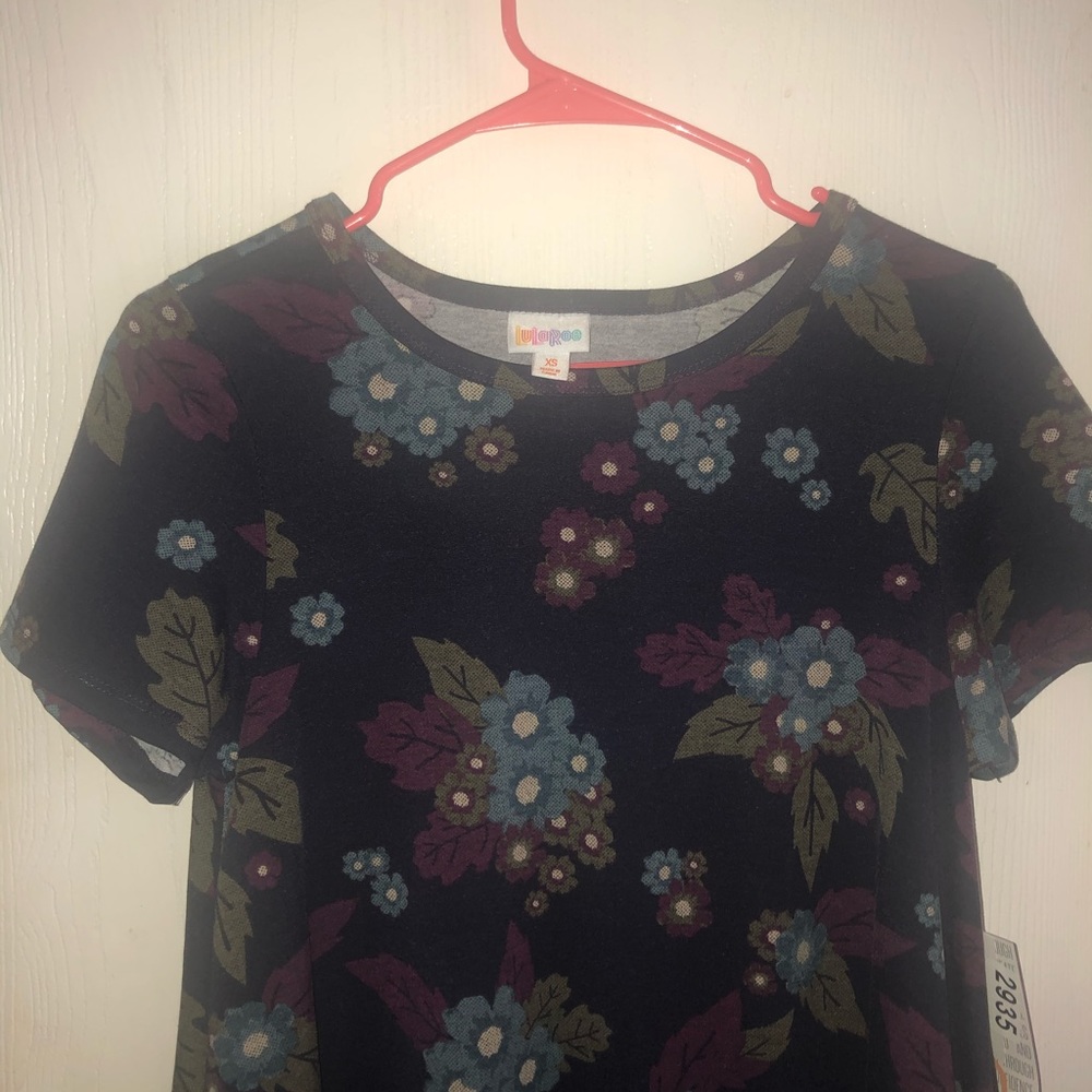 Amazing floral XS brand new Carly
